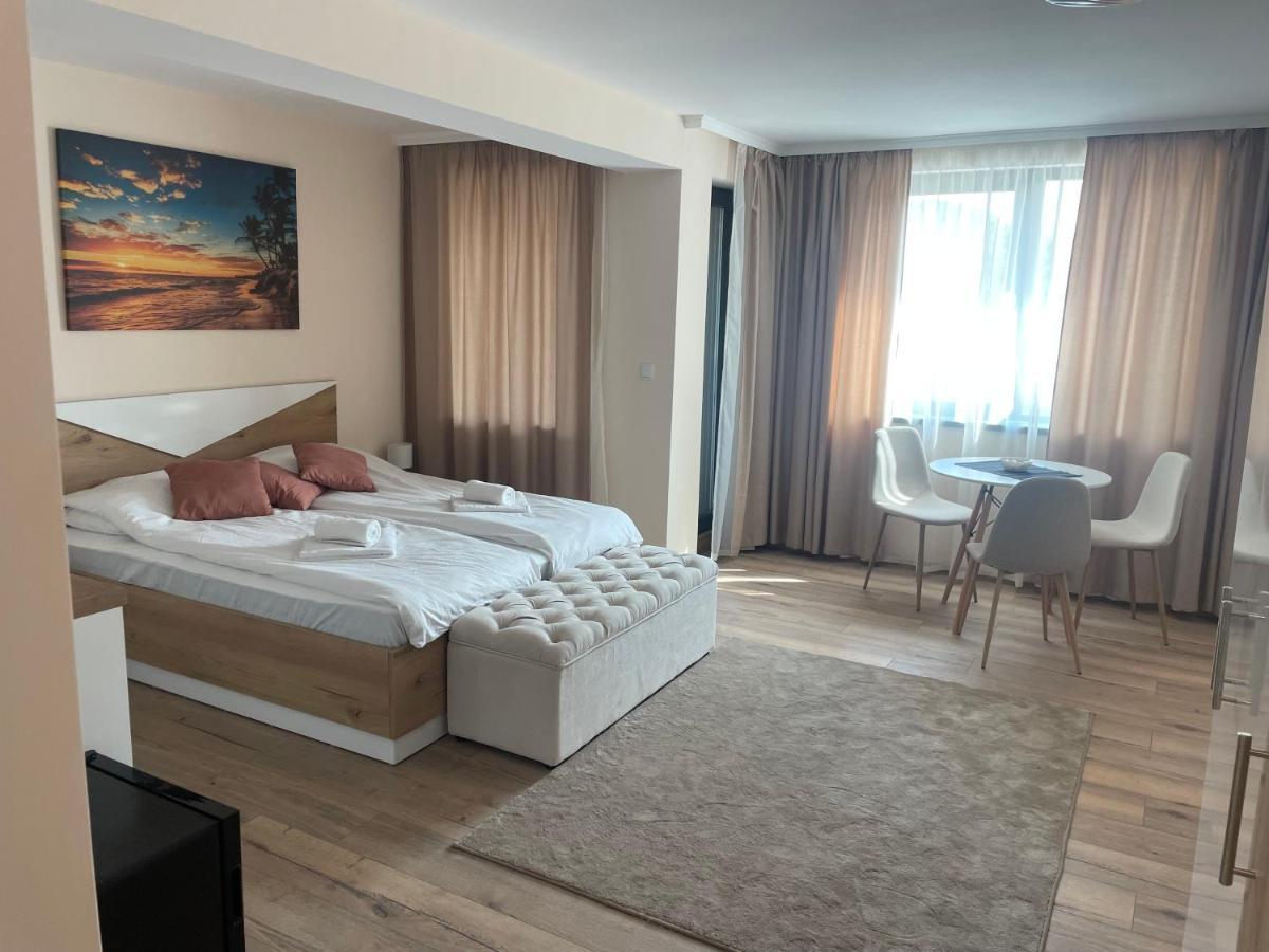 Teddy Apartment 大特尔诺沃 外观 照片